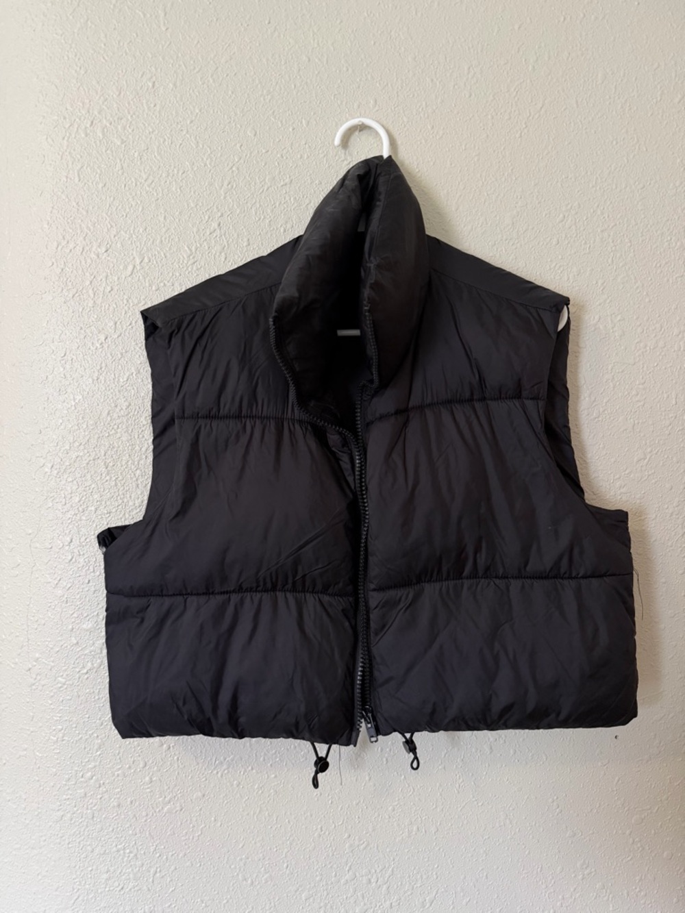 SHEIN Black Cropped Puffer Vest